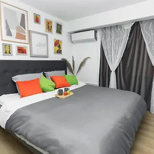 11 Steps' Lovely In The Center Apartamento Tirana